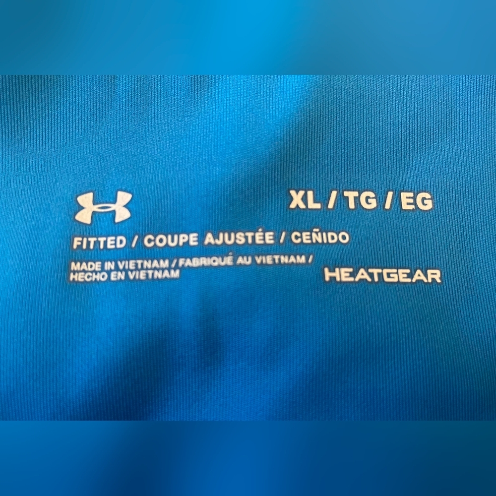 Under Armour Women's Vibrant Blue Capri Exercise Pants ~ Size XL - Picture 9 of 9